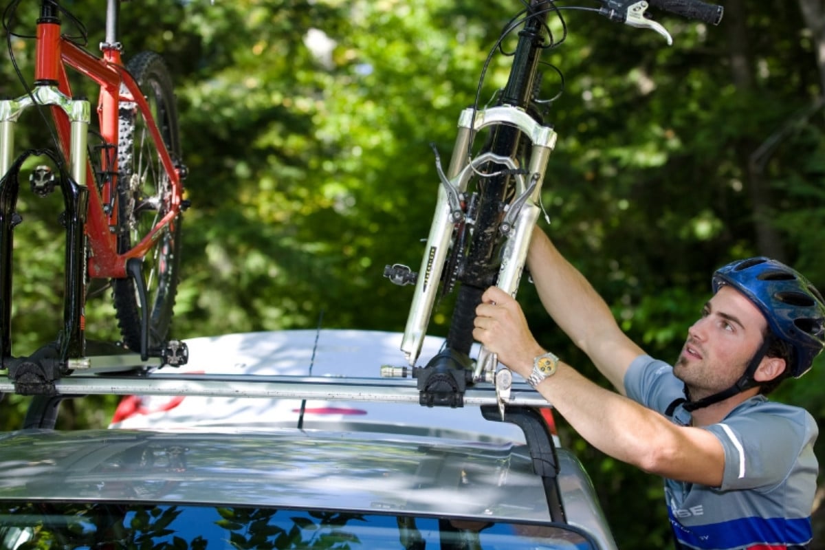 Installer un porte vélo sur le toit de votre voiture